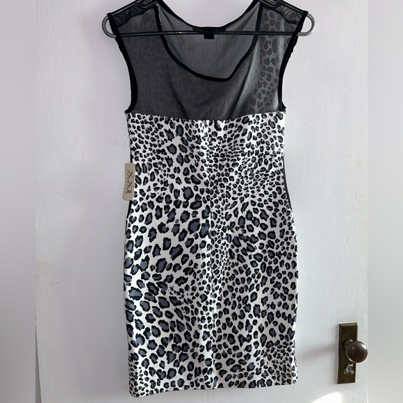 Leopard Print Bodycon Mini Dress - Picture 2 of 5